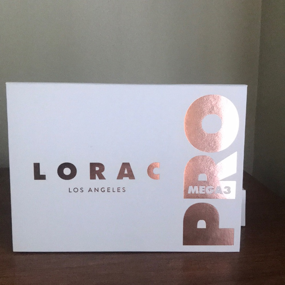 NWT- LORAC MEGA PRO 3 - EYESHADOW PALETTE